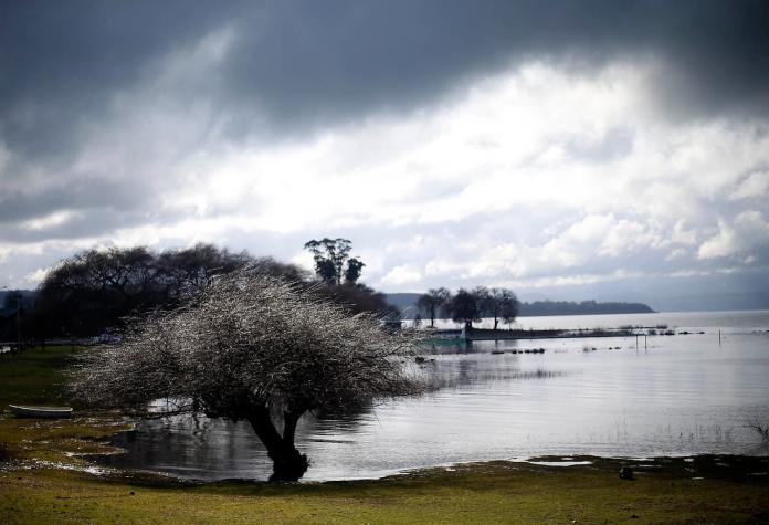 Hallan cuerpo de un hombre en las aguas del Lago Villarrica