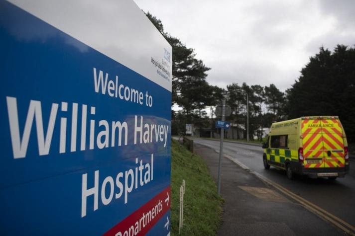 Las ausencias hospitalarias por covid se duplican en un mes en Inglaterra