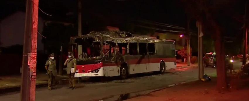 Manifestaciones en Villa Francia terminan con bus quemado la noche de este lunes