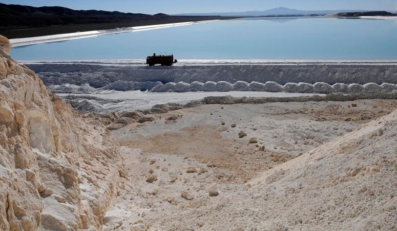 Trabajadores del cobre consideran "extemporánea" la licitación del litio