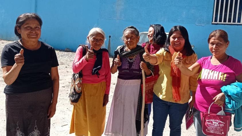 Mujeres denuncian que no las dejan votar en un municipio de México por "usos y costumbres" del lugar