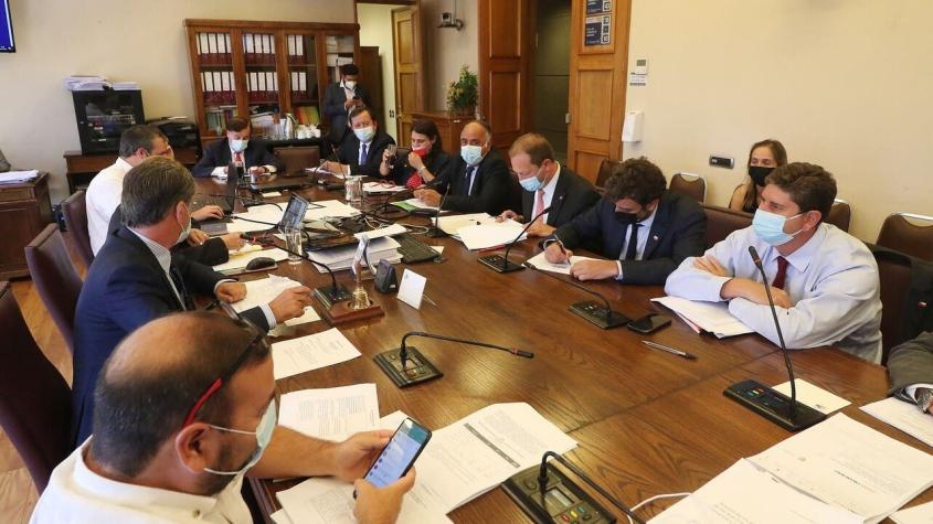 PGU: Comisión de Hacienda aprueba indicación que crea impuesto a los "súper ricos"