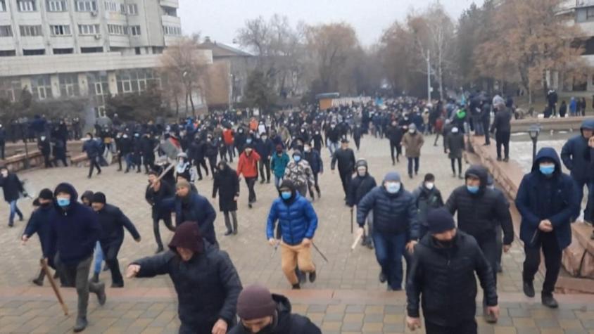 [VIDEO] Masivas protestas en Kazajistán dejan al menos ocho muertos