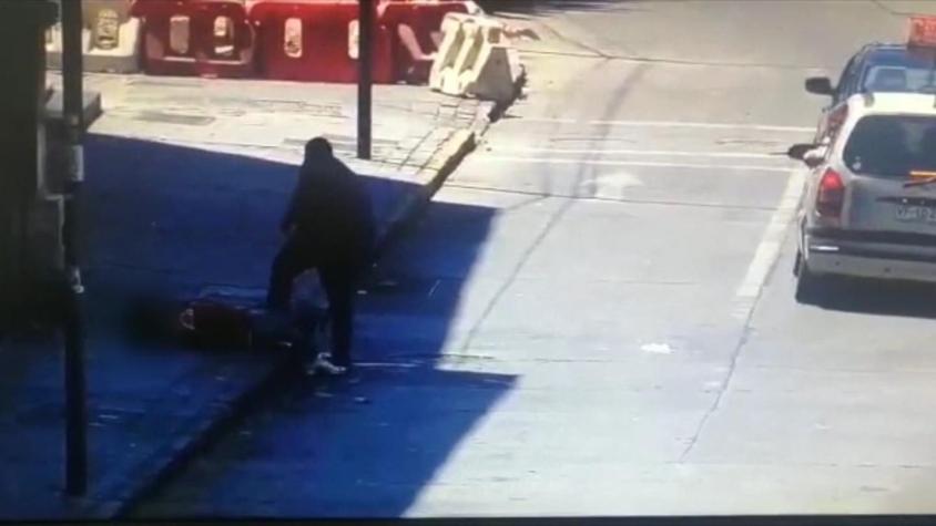 [VIDEO] Hombre apuñaló a otro a plena luz del día en Valparaíso