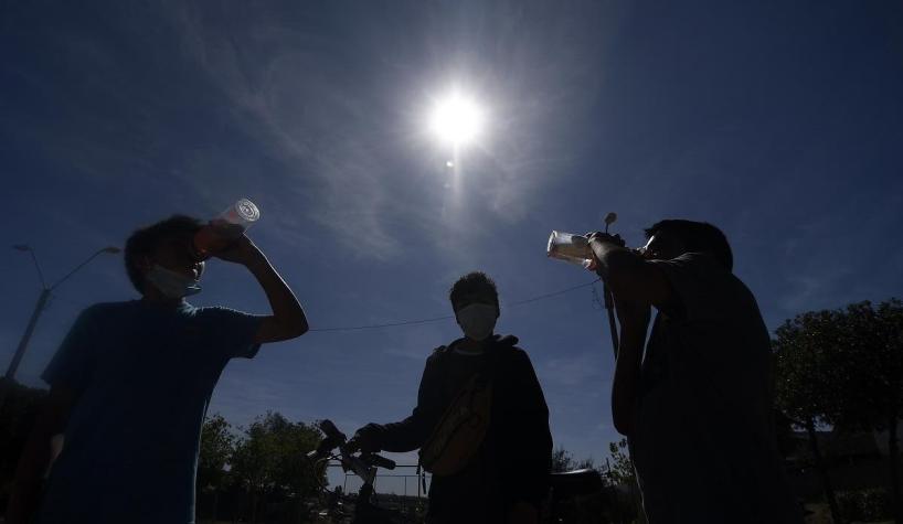 Pronostican altas temperaturas en 6 regiones del país para este viernes: Se esperan hasta 36°C