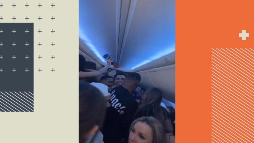 [VIDEO] La desenfrenada fiesta en un avión que indigna a Canadá