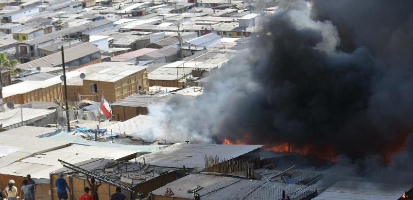 Karla Rubilar viajará a Iquique este martes para ayudar a familias damnificadas por incendio