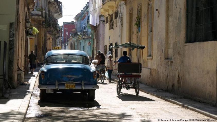 Agencia de noticias Efe plantea su retirada de Cuba: "No podemos ejercer el periodismo libremente"