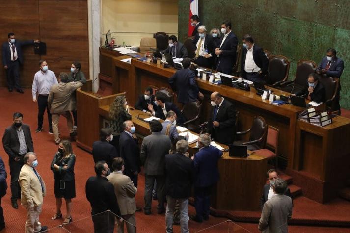 Oposición abandona la sala de la Cámara de Diputados a modo de protesta por licitación del litio