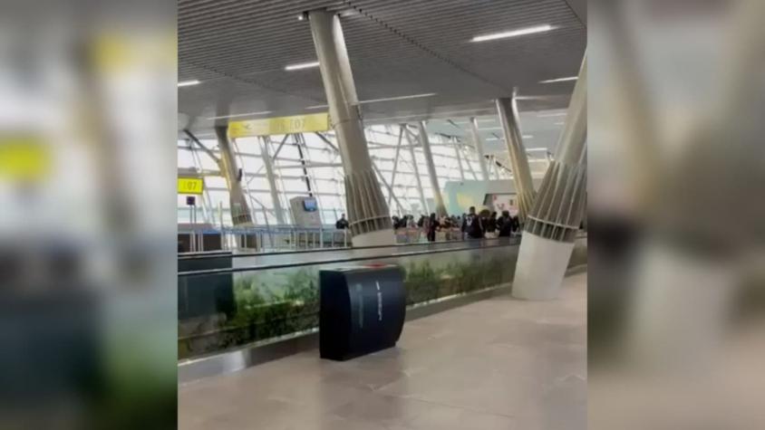 PDI confirma que pelea entre hinchas de la U y Colo Colo en Aeropuerto de Santiago no dejó detenidos