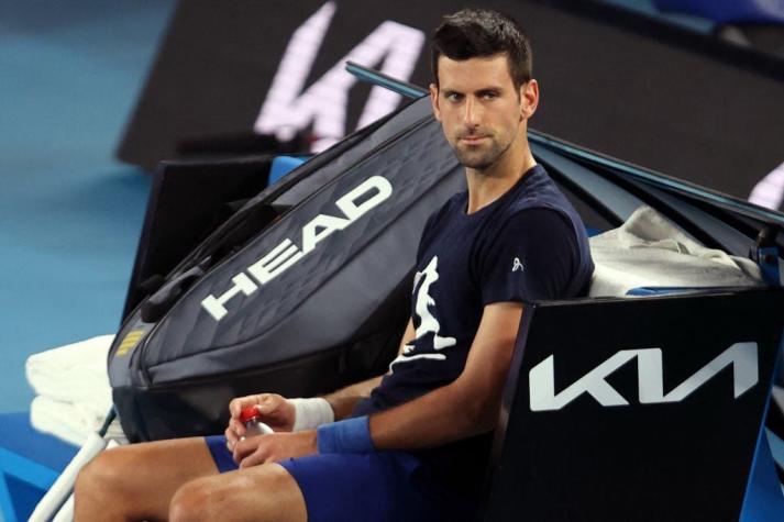 "Riesgo para orden civil y salud pública": Djokovic detenido en Australia a la espera de audiencia