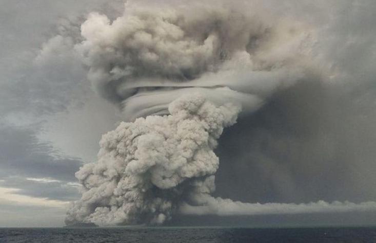 Expertos descartan nueva erupción de volcán submarino en Tonga