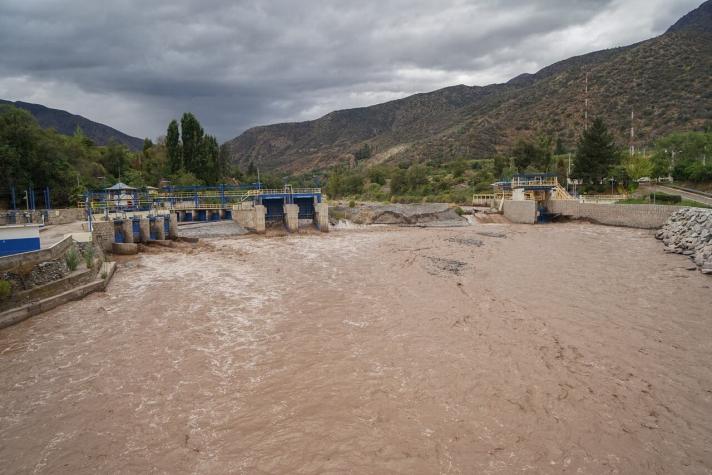 Aguas Andinas da por superado evento de turbiedad para la Región Metropolitana