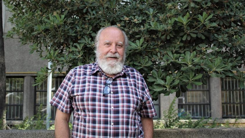 Quién es el doctor Mauricio Canals, el mayor experto chileno en cifras del covid