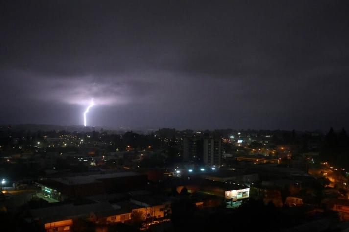 Emiten alerta meteorológica por tormentas eléctricas en seis regiones del país