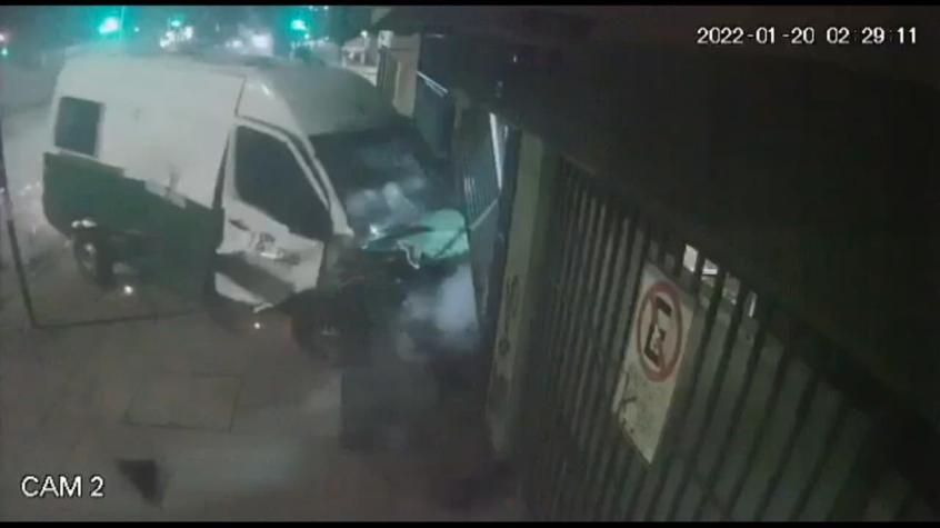 Concepción: Cámaras de seguridad registran colisión de vehículo de Carabineros que dejó 4 heridos
