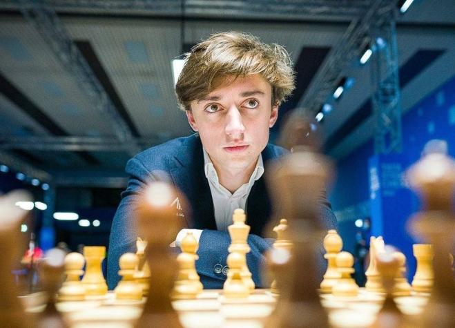 Gran maestro de ajedrez se negó a usar mascarilla en torneo y perdió: “Es cuestión de principios”