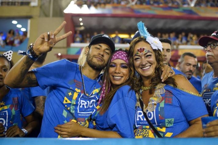 Madre de Neymar huye de casa luego de ser atacada por su joven novio