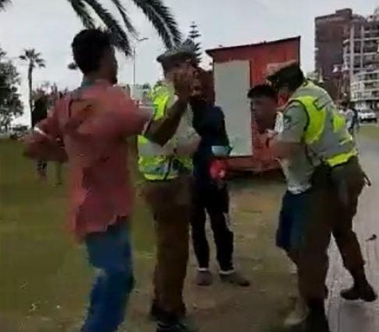 [VIDEO] Detienen a cuatro ciudadanos extranjeros en Iquique por brutal agresión a carabineros