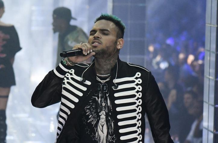 Modelo acusa a cantante Chris Brown, el ex de Rihanna, de drogarla y violarla