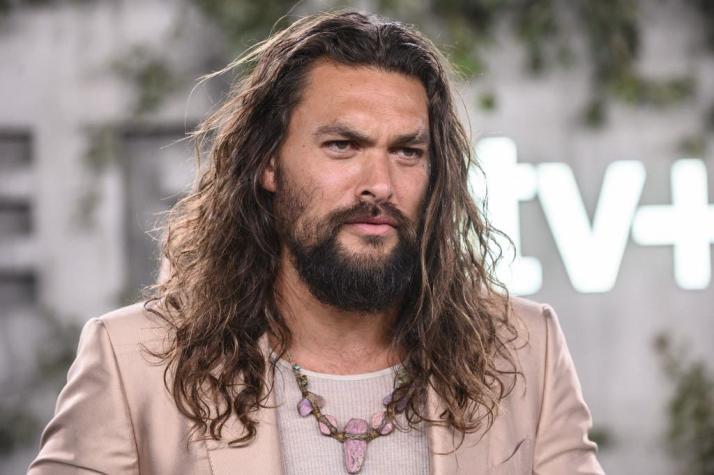 Captan a Jason Momoa viviendo en un remolque tras separación