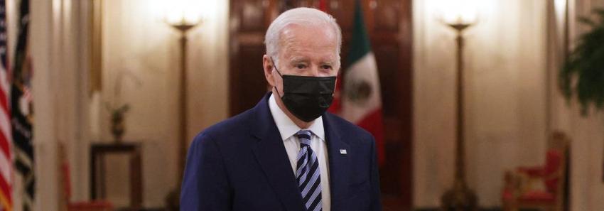 Biden advierte que invasión rusa a Ucrania haría subir precios de la gasolina en EEUU