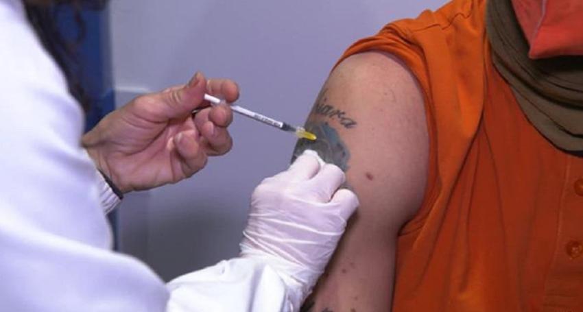 Italia impone desde hoy multas a mayores de 50 no vacunados