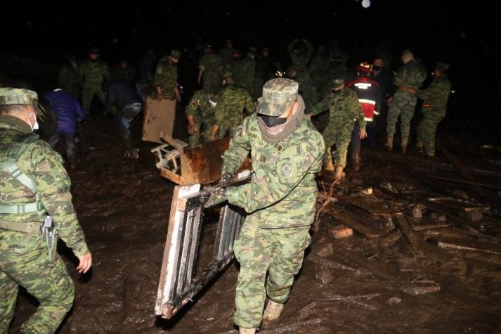 [FOTOS+VIDEOS] Catorce muertos por aluvión que arrasó una cancha con deportistas en Ecuador