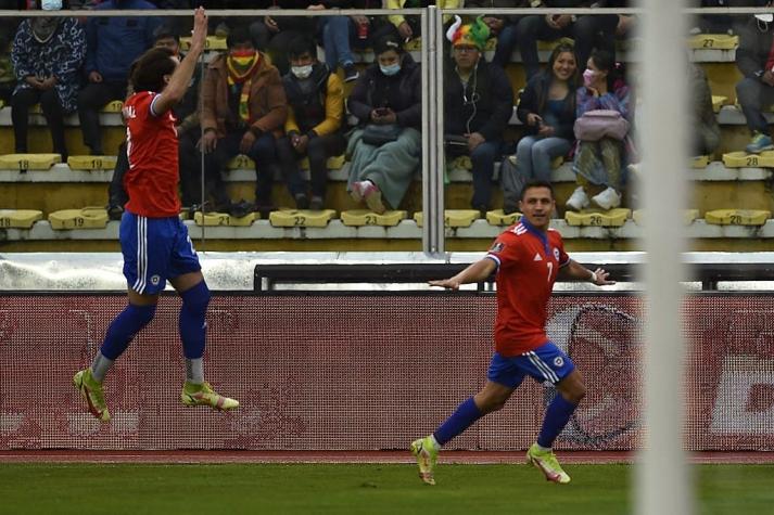 Alexis supera al "Matador" Salas como goleador de Chile en Clasificatorias tras doblete ante Bolivia