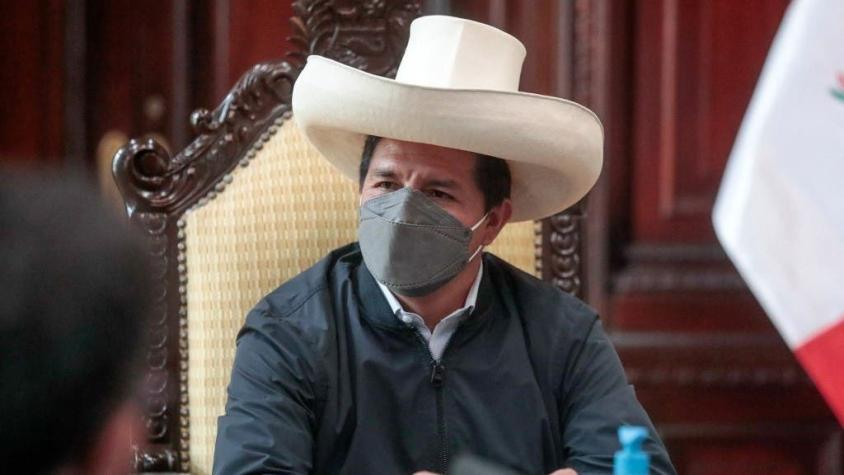 Presidente de Perú decide "recomponer" su gabinete tras ola de repudio a nuevo primer ministro