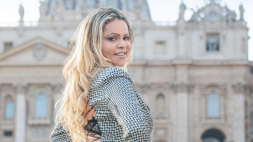 Modelo brasileña acusa que fue expulsada del Vaticano por la ropa que usaba