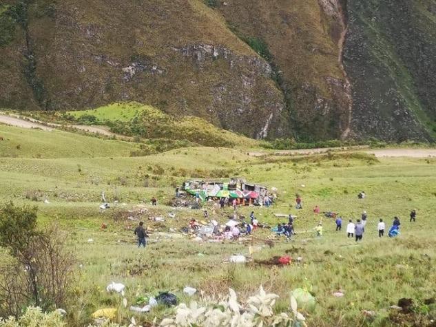Al menos 20 muertos por autobús que cayó al abismo en remota ruta de Perú