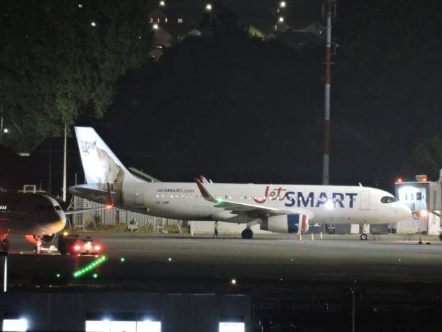 Avión que salió desde Concepción debe volver al aeropuerto por desperfecto en pleno vuelo