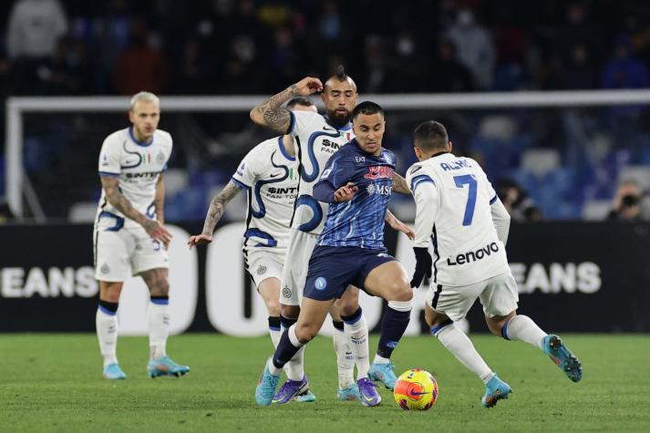Nápoli e Inter igualan con presencia de Arturo Vidal y Alexis Sánchez