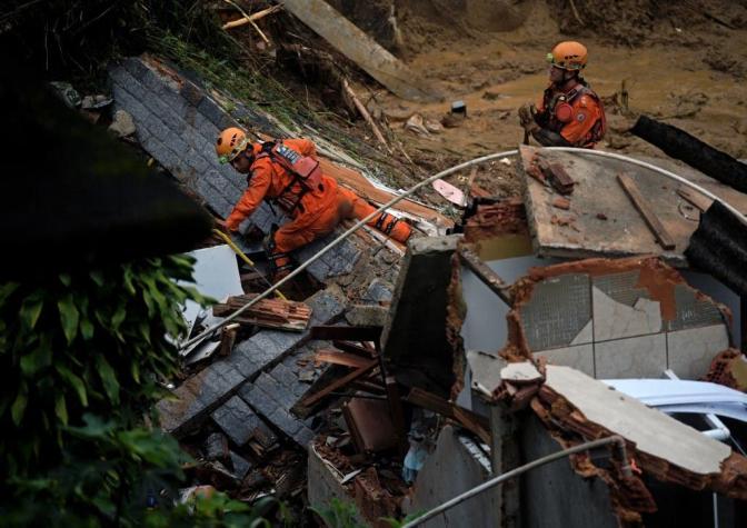 Al menos 38 muertos tras temporal en Brasil: Revisa las fotos del desastre en Petrópolis