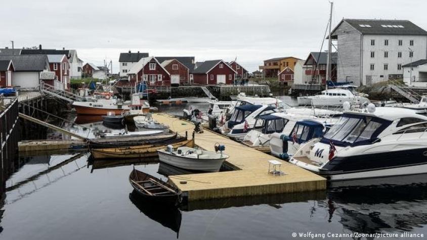 Niños estadounidenses lanzan un bote al mar y este aparece en Noruega 462 días después