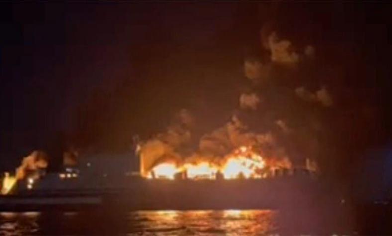 Incendio en un barco en Grecia con casi 300 personas a bordo