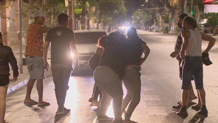 [VIDEO] Vecinos atacaron a conserjes de edificio en Santiago centro