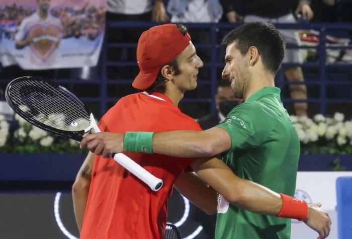 Djokovic gana su primer partido de la temporada tras perderse Australia por no estar vacunado