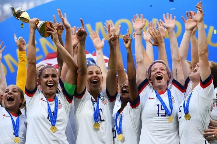 Federación de fútbol de EE.UU. se compromete a pagar por igual a hombres y mujeres