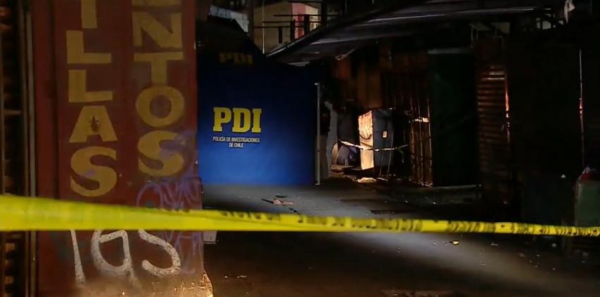 Investigan doble homicidio en Recoleta: Cuerpos fueron encontrados a una cuadra de La Vega Central