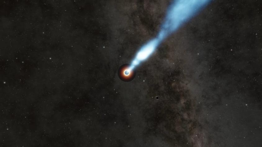 Gran descubrimiento de astrónomos chilenos: dos agujeros negros chocarán y remecerán el universo
