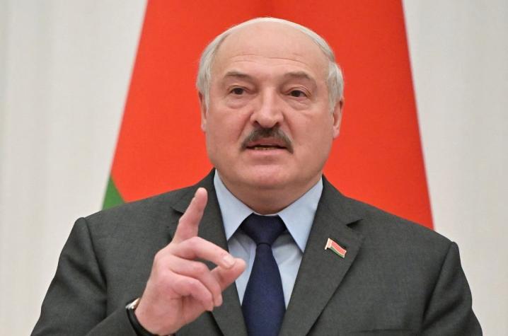 Presidente bielorruso afirma que su país no participa en la invasión de Ucrania