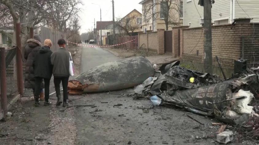 [VIDEO] Siguen avanzando al centro de la capital: Así fue el ataque de las tropas rusas a Kiev