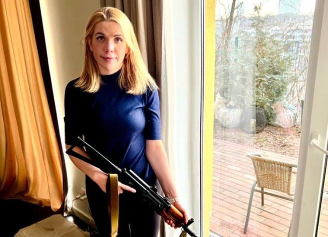 “Aprendo a usar una Kalashnikov”: de diputada a miembro de la resistencia ucraniana