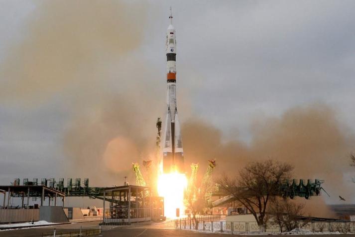 Rusia suspende lanzamiento de cohetes espaciales en respuesta a sanciones internacional