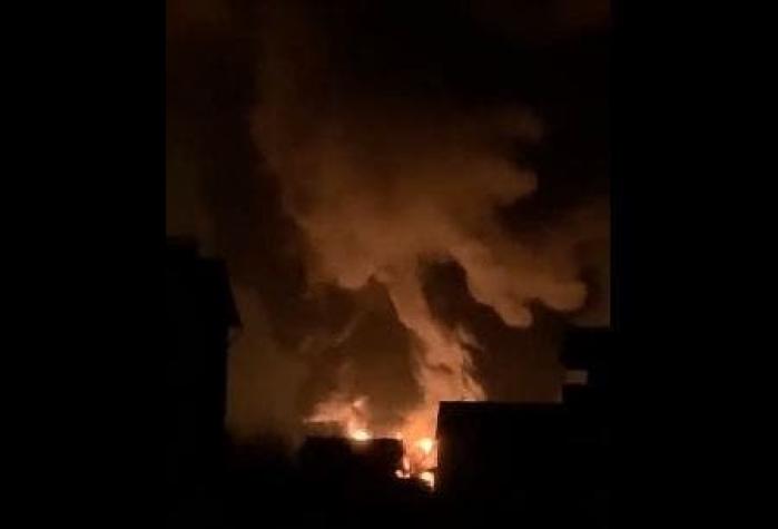 [VIDEO] Medios ucranianos reportan caída de un misil en un depósito de petróleo cerca de Kiev