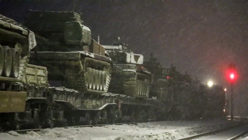 Imágenes satelitales muestran a vehículos militares rusos dirigiéndose a Kiev