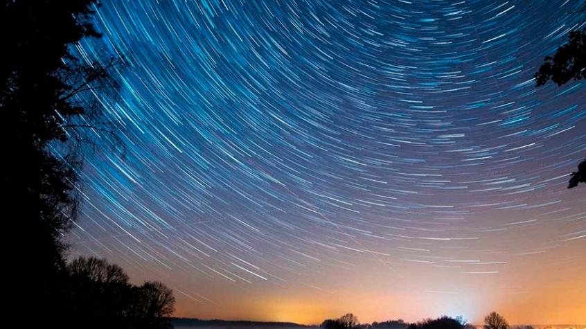 Lluvia de estrellas fugaces “Alfa Centáuridas” será visible esta noche en Chile