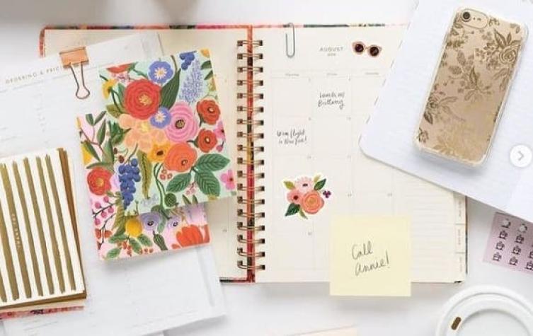 Ceroseisocho: Cuadernos y agendas con diseños personalizados